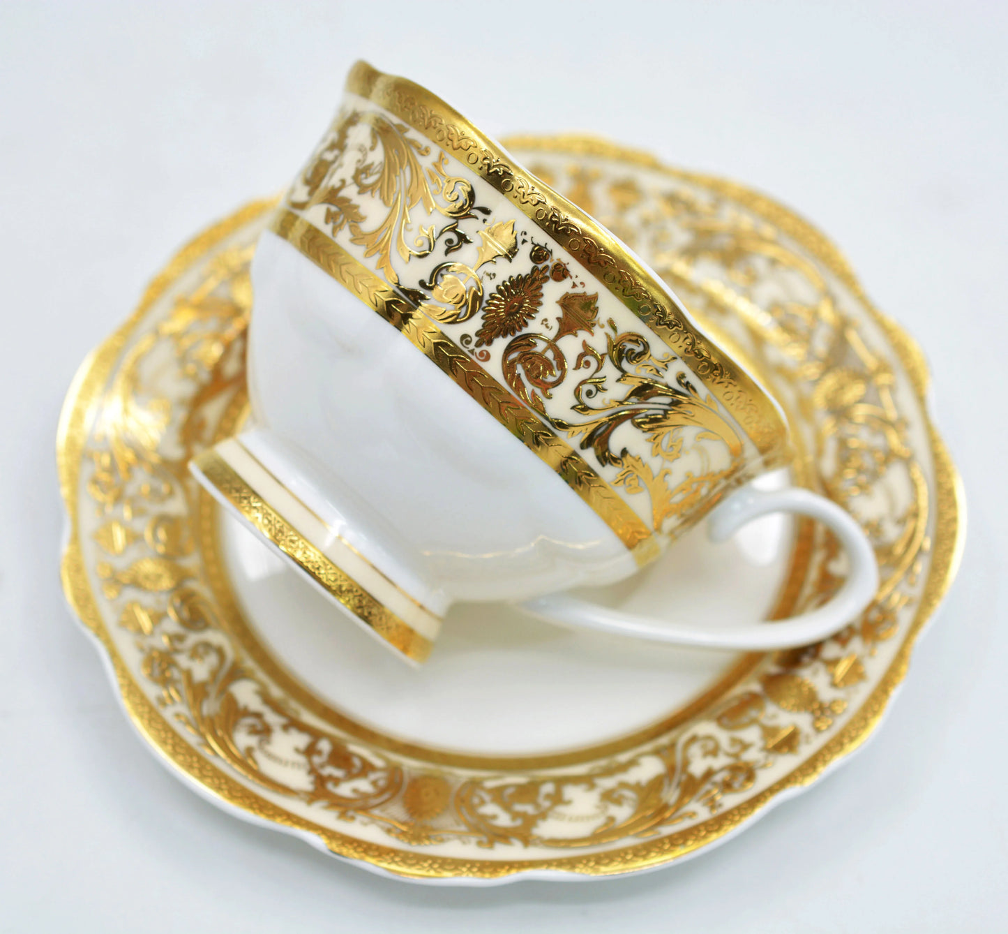 Karosa 17pcs Embossed Gold Porcelain Bone China 200cc 7.5 OZ Coffee Tea Cup Luxury Afternoon Tea Set