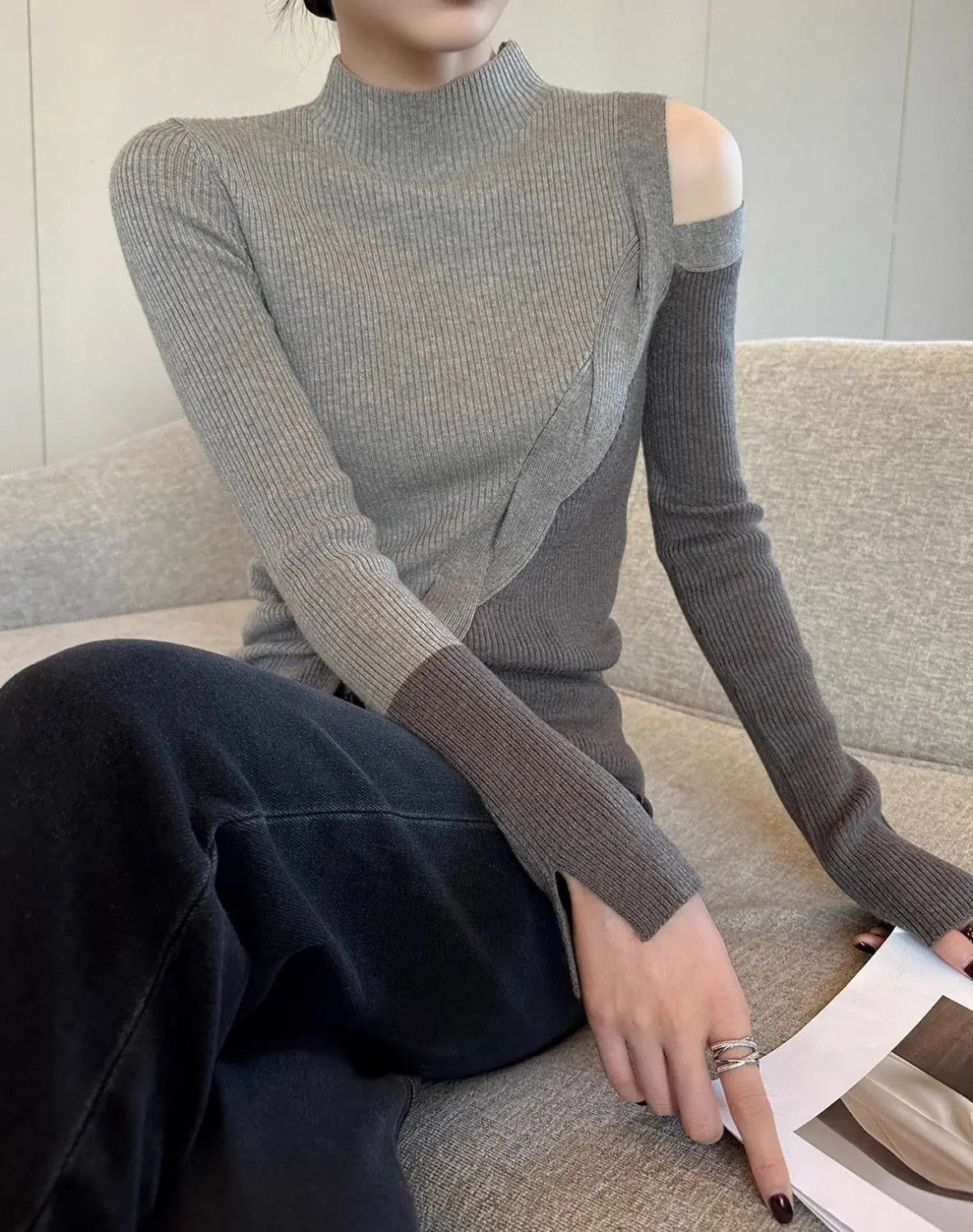 Half Turtleneck Contrasting Sweater Women Autumn Winter New Fashionable Irregular Base Shirt