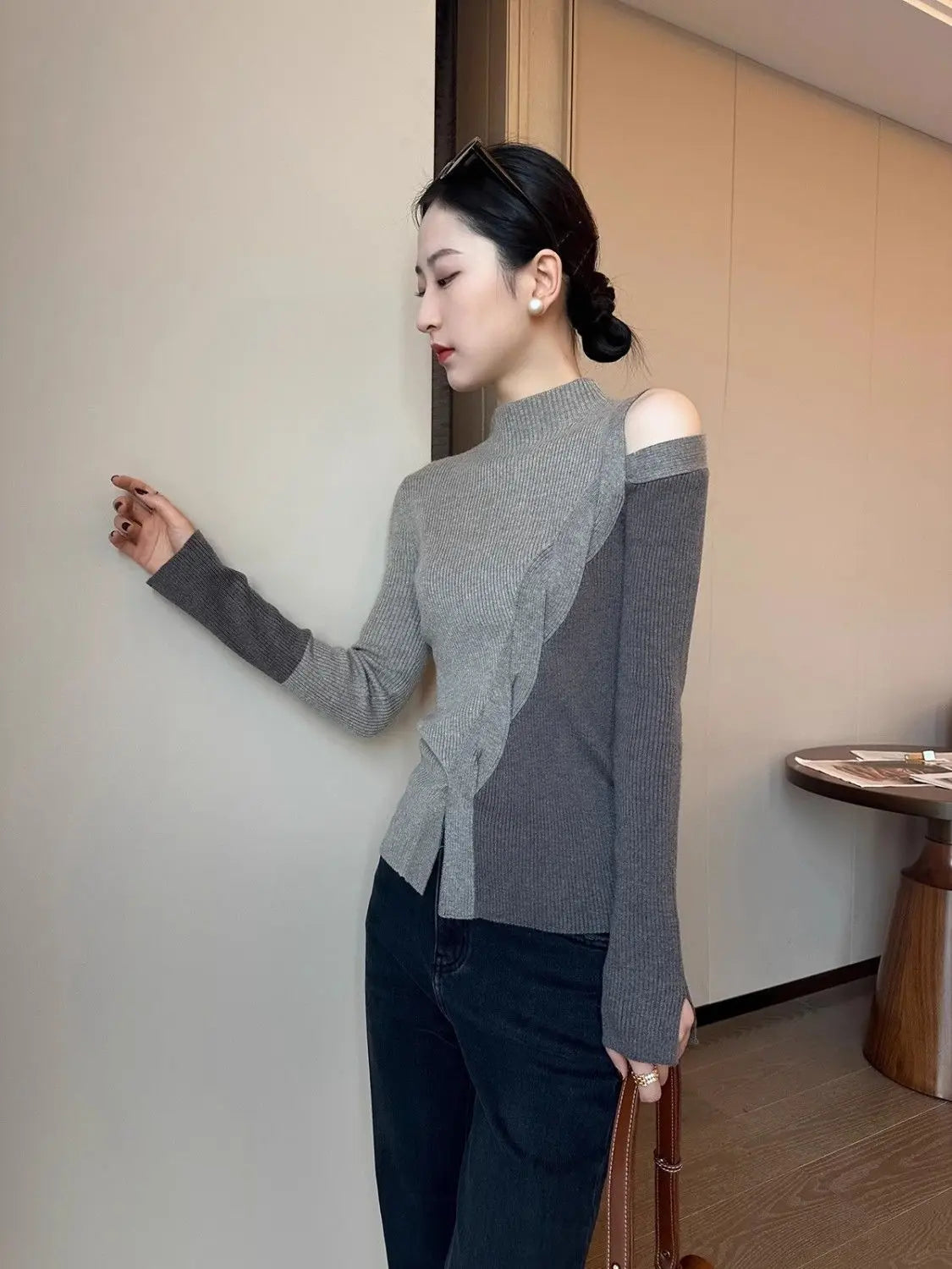 Half Turtleneck Contrasting Sweater Women Autumn Winter New Fashionable Irregular Base Shirt