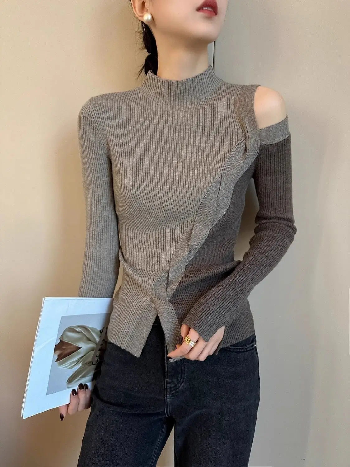 Half Turtleneck Contrasting Sweater Women Autumn Winter New Fashionable Irregular Base Shirt