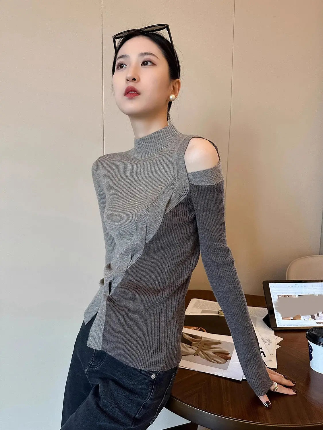 Half Turtleneck Contrasting Sweater Women Autumn Winter New Fashionable Irregular Base Shirt