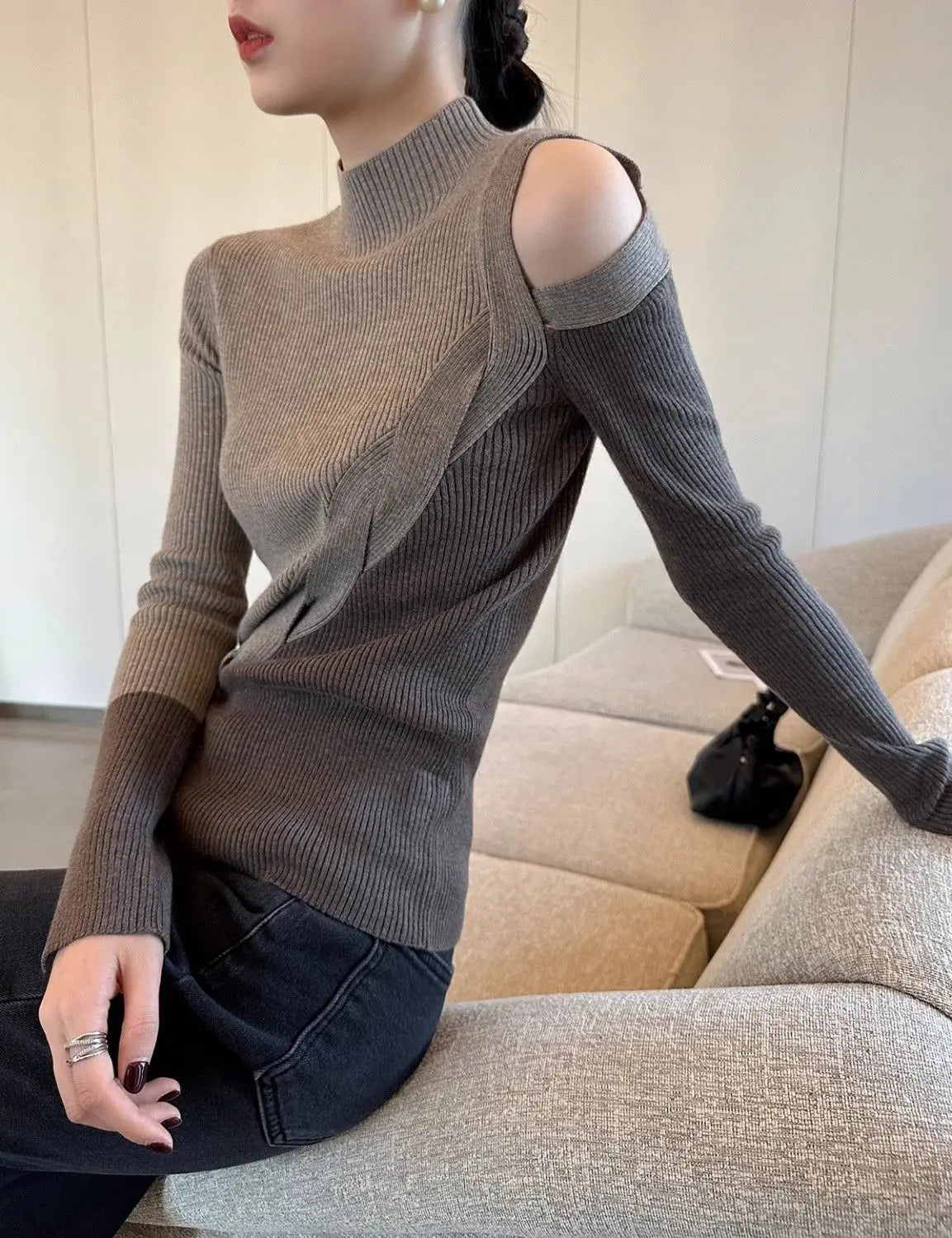 Half Turtleneck Contrasting Sweater Women Autumn Winter New Fashionable Irregular Base Shirt